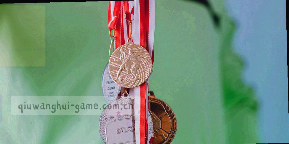英超球队赛季总结数据长图，积分射手助攻统计一览